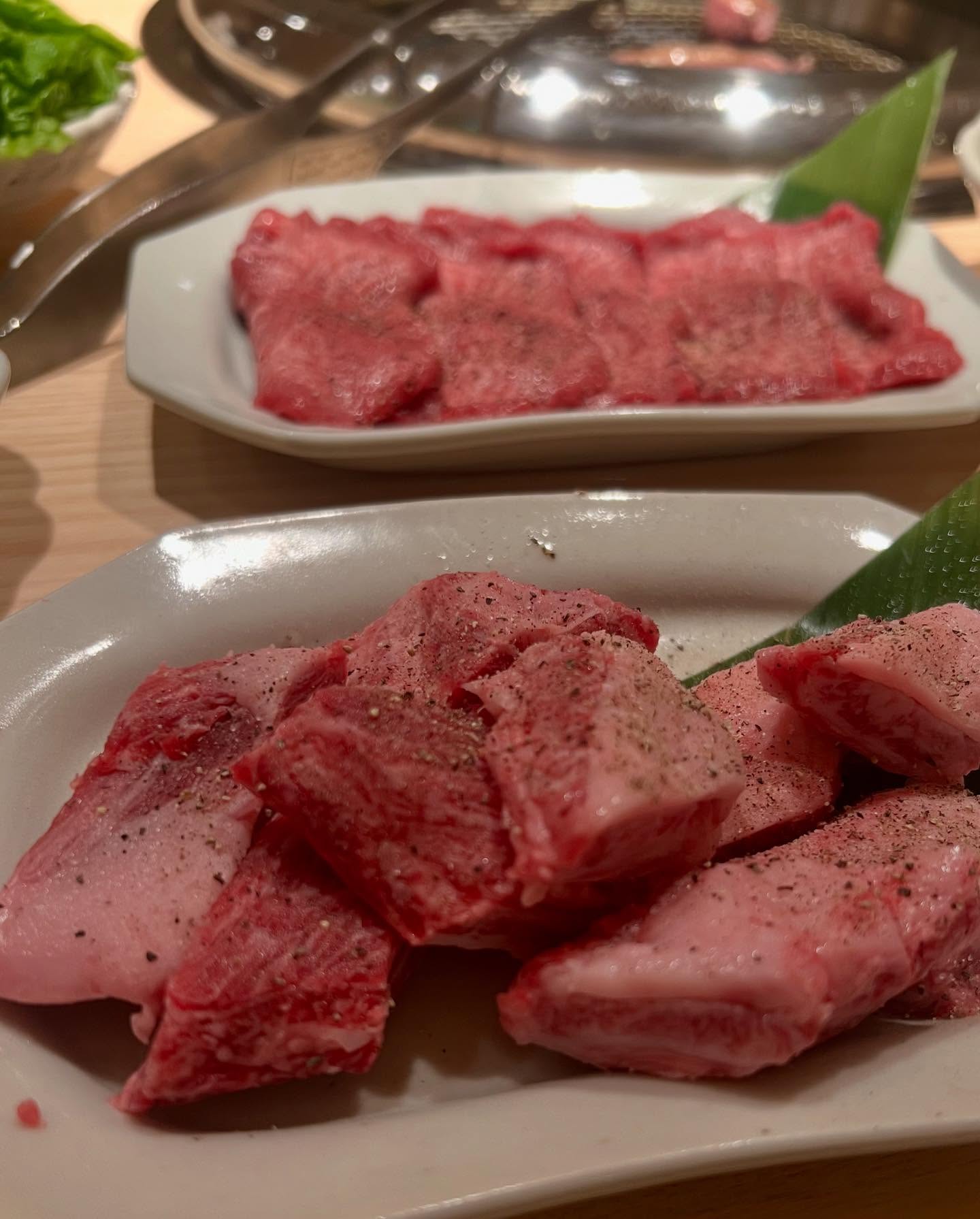 焼肉にくまさ金沢市の窪にあります♪上品で落ち着いた店内JAZZが流れてる……けれど心地よい活気もありそこで愉しむ上質のお肉一人前が多めで頼みすぎちゃいました。とても美味しかったです。ご馳走様でした。▽follow me▽@letemps22#カフェバー #Cafebar#心地よい空間#金沢片町  #楽しいひと時#CafeBAR_Le_temps#カフェバー_るたん#おひとり様でも #犀川沿いの夜景#景色が良い #お酒と音楽が楽しめる店#歌えるカフェバー#金沢片町カラオケ #静岡出身です#猫好きです#コンパ開催してます#ゴールデンウィーク#焼肉にくまさ#焼肉#にくまさ#金沢市#窪 - 金沢片町るたん