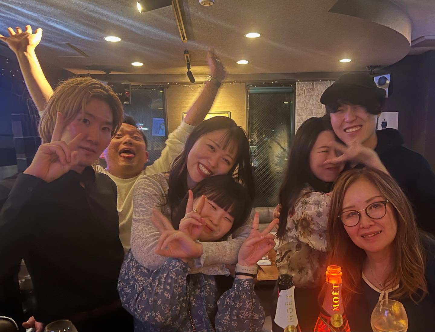 5月のありがとうとっても久しぶりのお顔だったり同級生もお祝いに来てくれて幸せ者だーとらんちゃん親戚仲良きもママは嬉しい♪めちゃ楽しかった♪タイムラグありすぎだけど▽follow me▽@letemps22#カフェバー #Cafebar#心地よい空間#金沢片町  #楽しいひと時#CafeBAR_Le_temps#カフェバー_るたん#おひとり様でも #犀川沿いの夜景#景色が良い #お酒と音楽が楽しめる店#歌えるカフェバー#金沢片町カラオケ #静岡出身です#猫好きです#コンパ開催してます#おめでとう#お誕生日おめでとう#お誕生日 - 金沢片町るたん